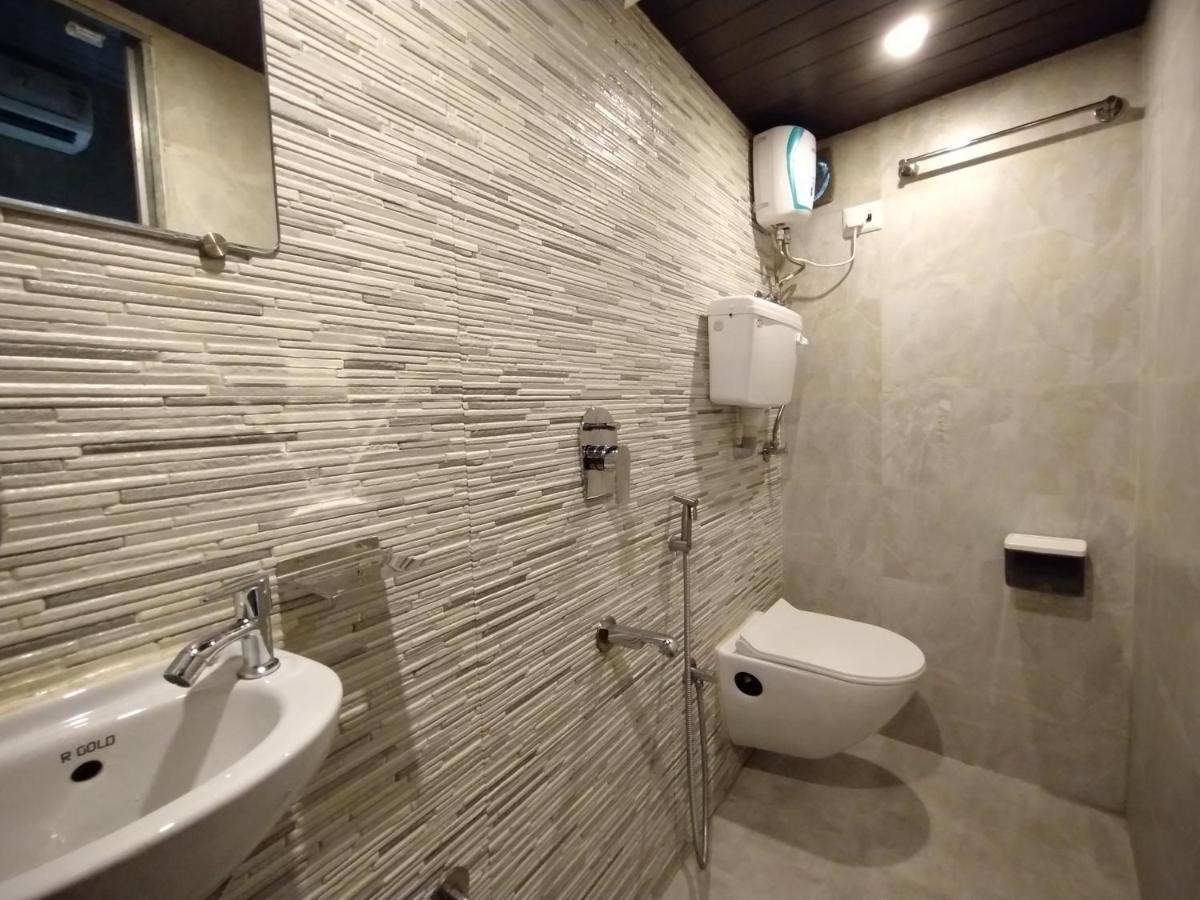 Hotel Eros - Near Airport T2 ムンバイ エクステリア 写真